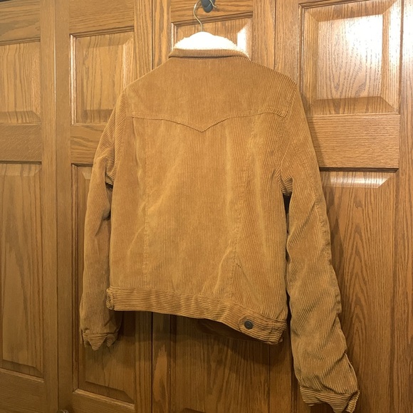 Women’s Ashley brand in a large size, corduroy jacket with fleece lining. - Picture 4 of 5